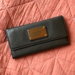 Marc by Marc Jacobs grey wallet